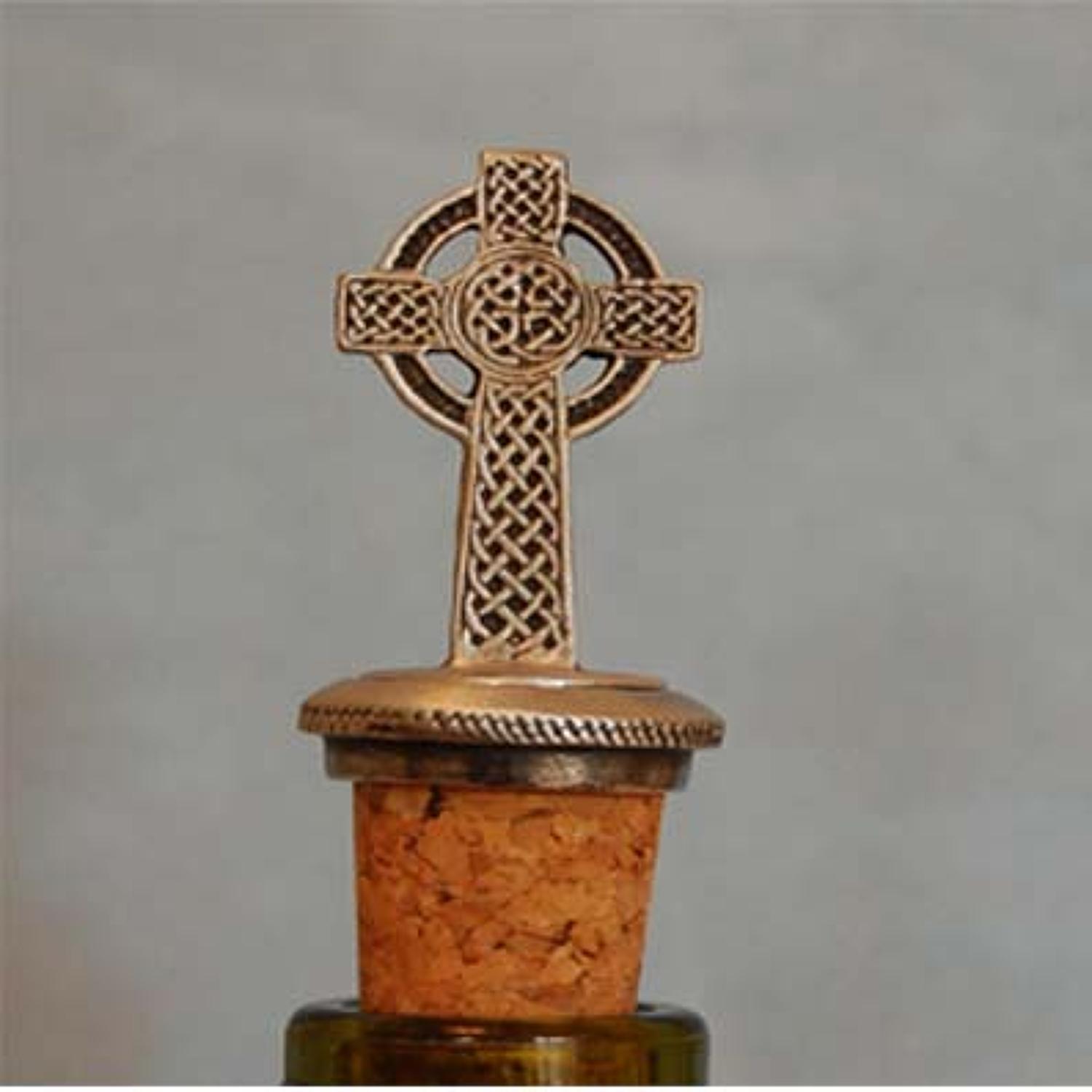 BS0157 Celtic Cross