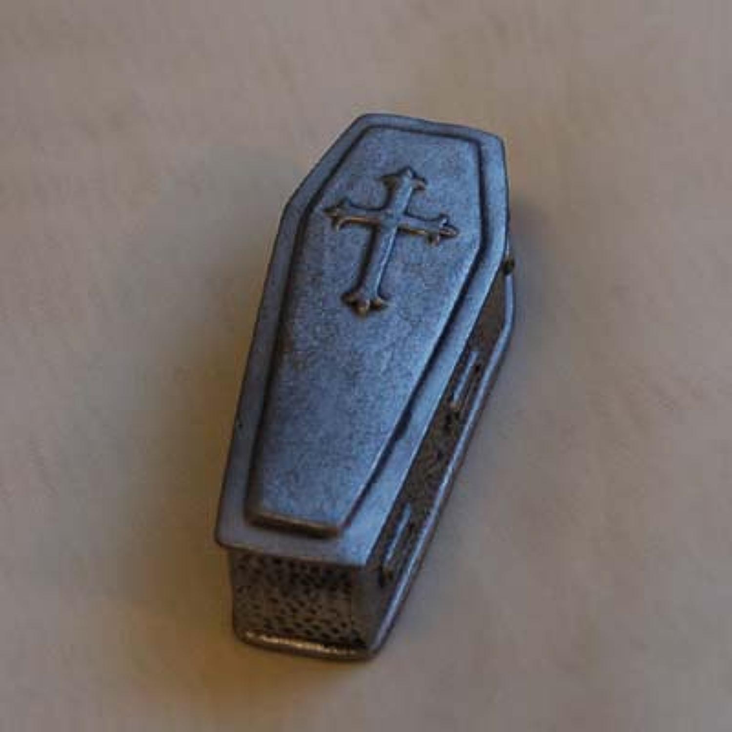 TBX564 Cross Coffin