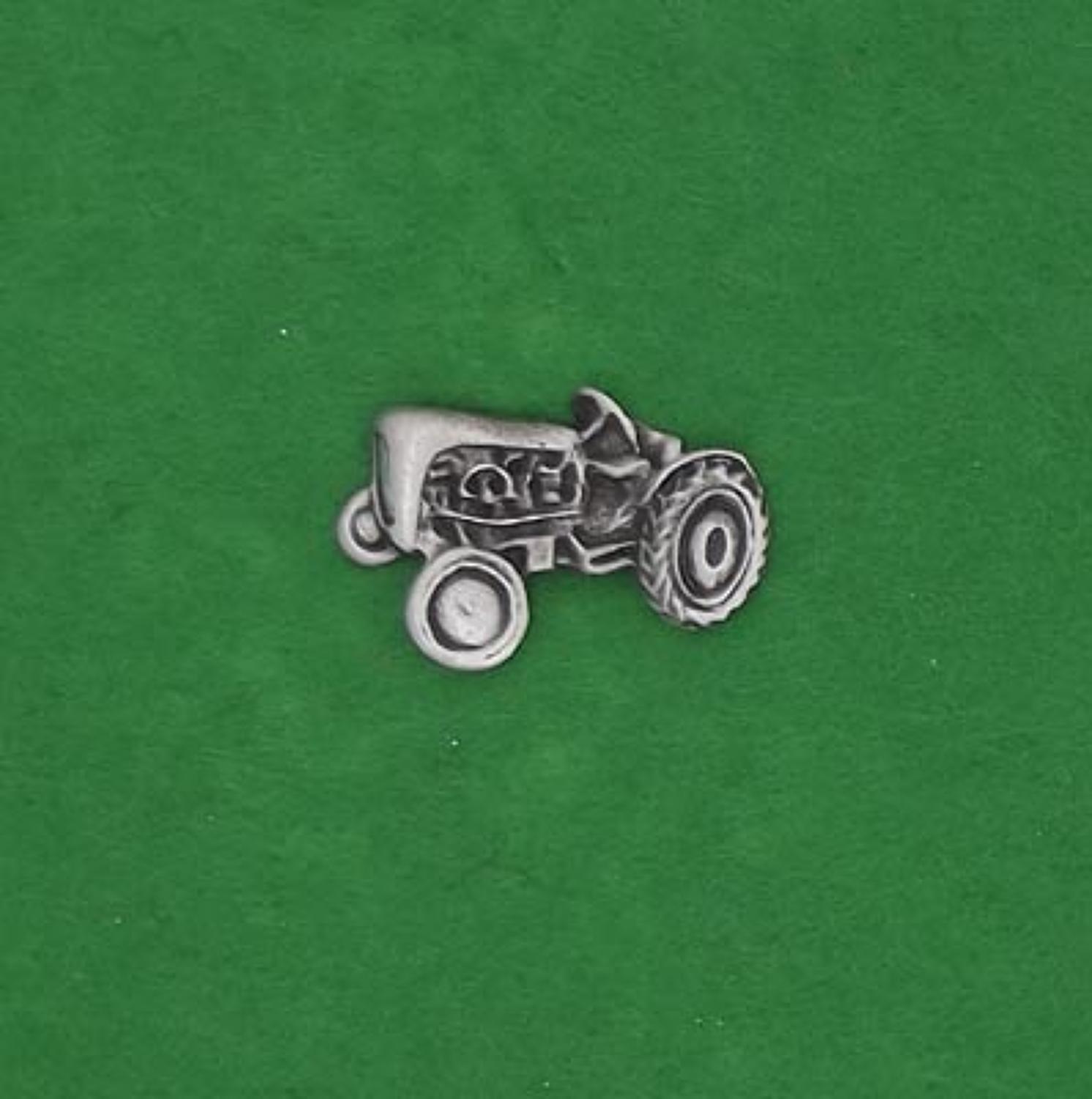 LP1172 Vintage Tractor