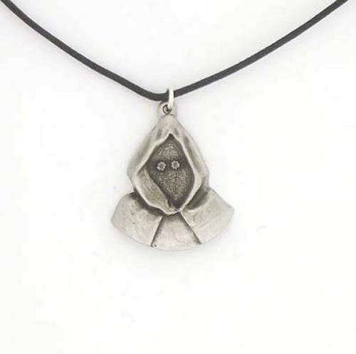 XDHP1530 Monks Cowl Pendant
