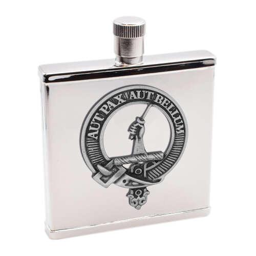 XWI2248 - XDHCB032 Gunn Clan Design 2oz Hip Flask