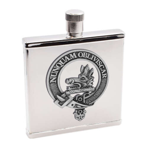 XWI2248 - XDHCB069 MacIver Clan Design 2oz Hip Flask