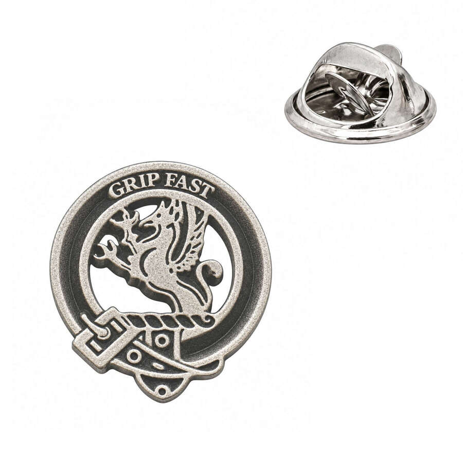 XDHLPCB043 Leslie Clan Crest Lapel Pin